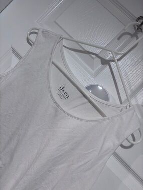 D & CO Women's White Tank Top